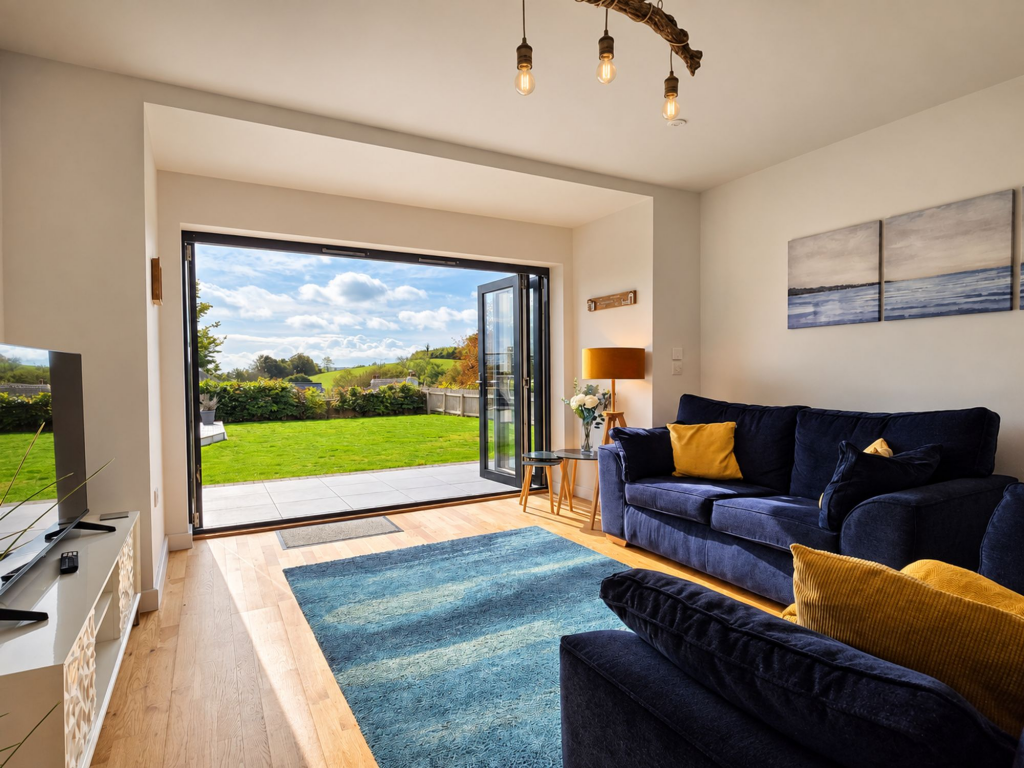 Apartment in Torquay, Torbay - More