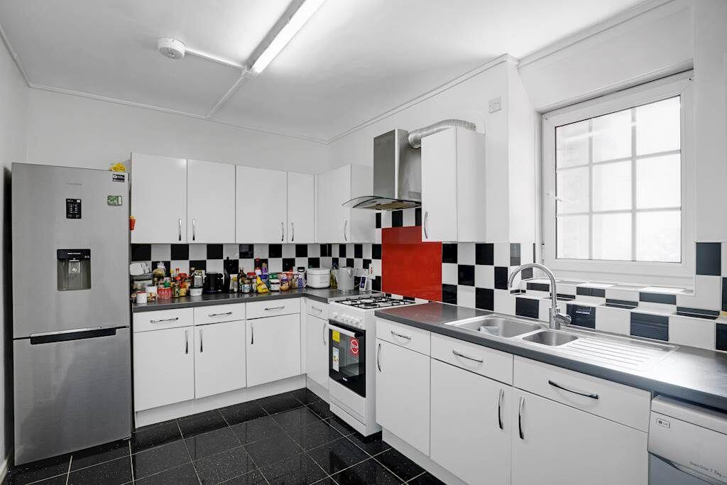 Nickleby House, George Row, London photo 2