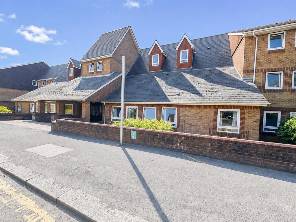 Main image of property: Terminus Road, Bexhill-On-Sea, TN39 3LL