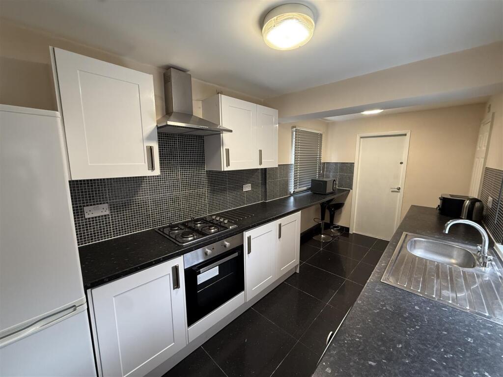 1 Ventnor Street 2