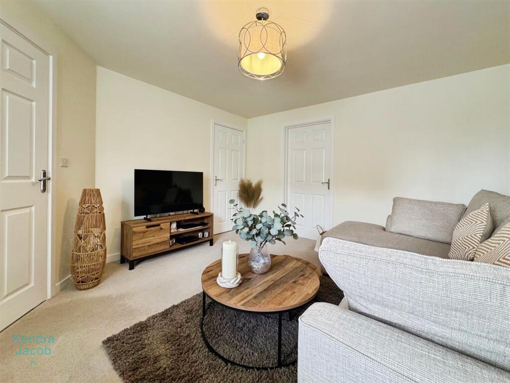 Lundhill Drive, Wombwell, Barnsley photo 4
