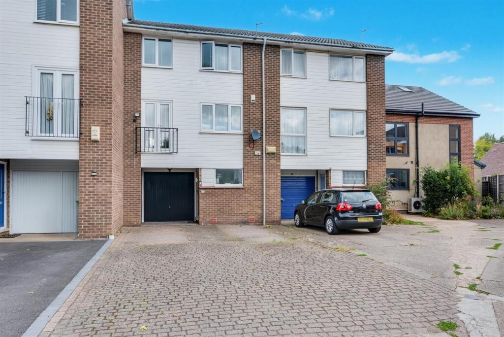 3-bed other on Ullswater Crescent, Bramcote, Nottingham, £300,000