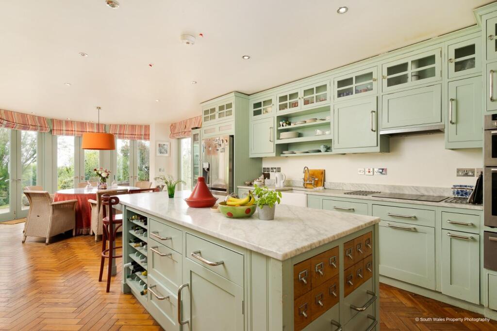 Primrose Hill, Cowbridge, Vale of Glamorgan, CF71 7DU photo 4