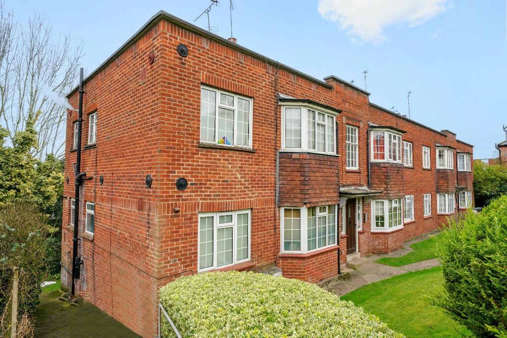 Main image of property: High Road, Loughton, IG10