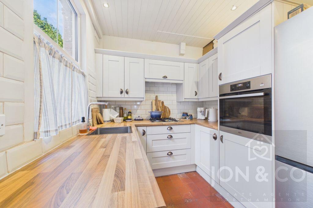 House in Northampton - View 3