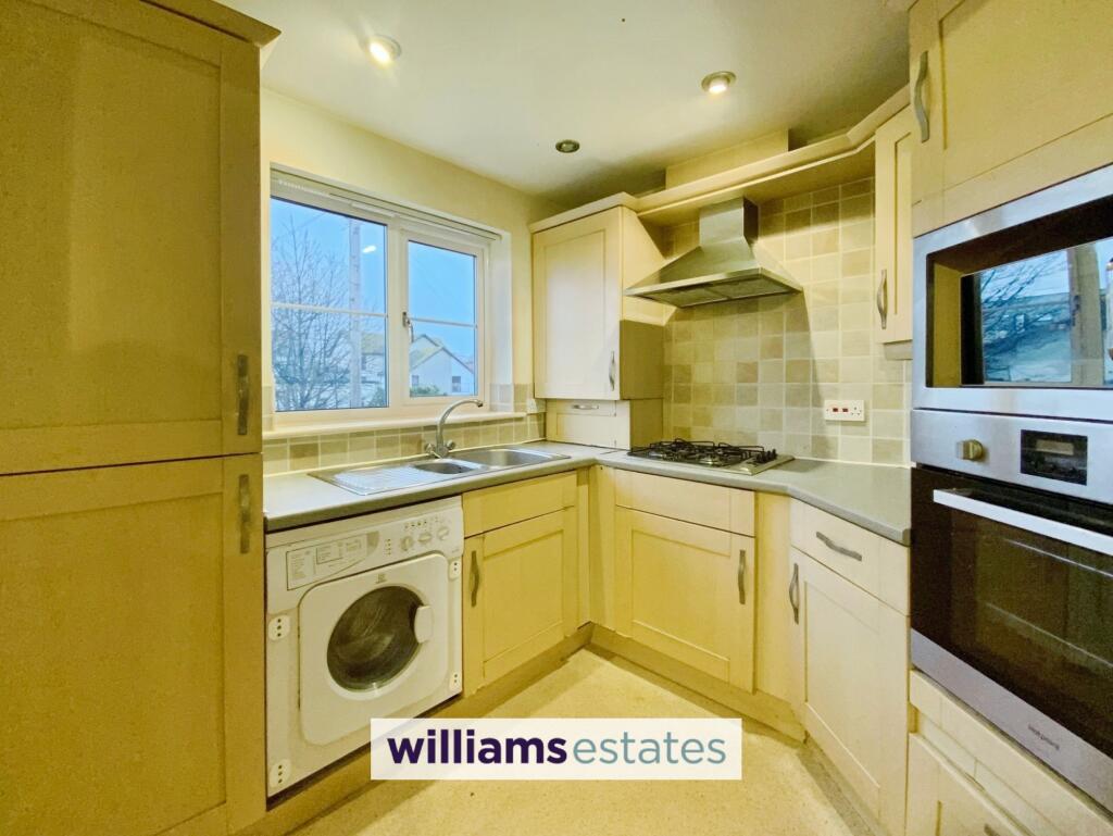 Boughton Avenue, Rhyl, LL18 photo 3