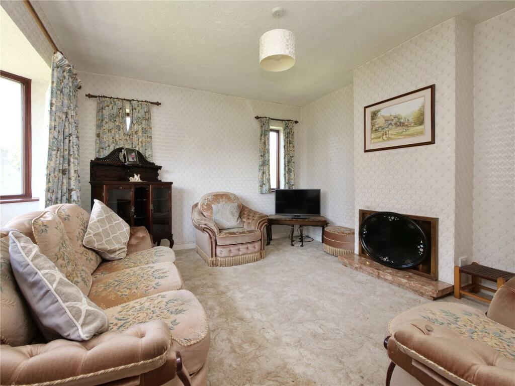 Detached Bungalow, Shepton Mallet BA4 5HQ photo 3