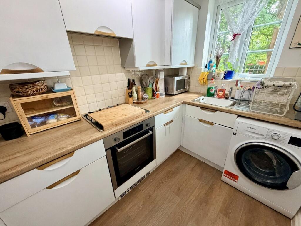 House in Basingstoke and Deane, Brookvale, Houndmills - More