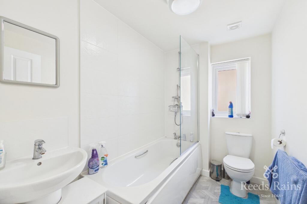 House in Knowsley, Liverpool City Region - View 5