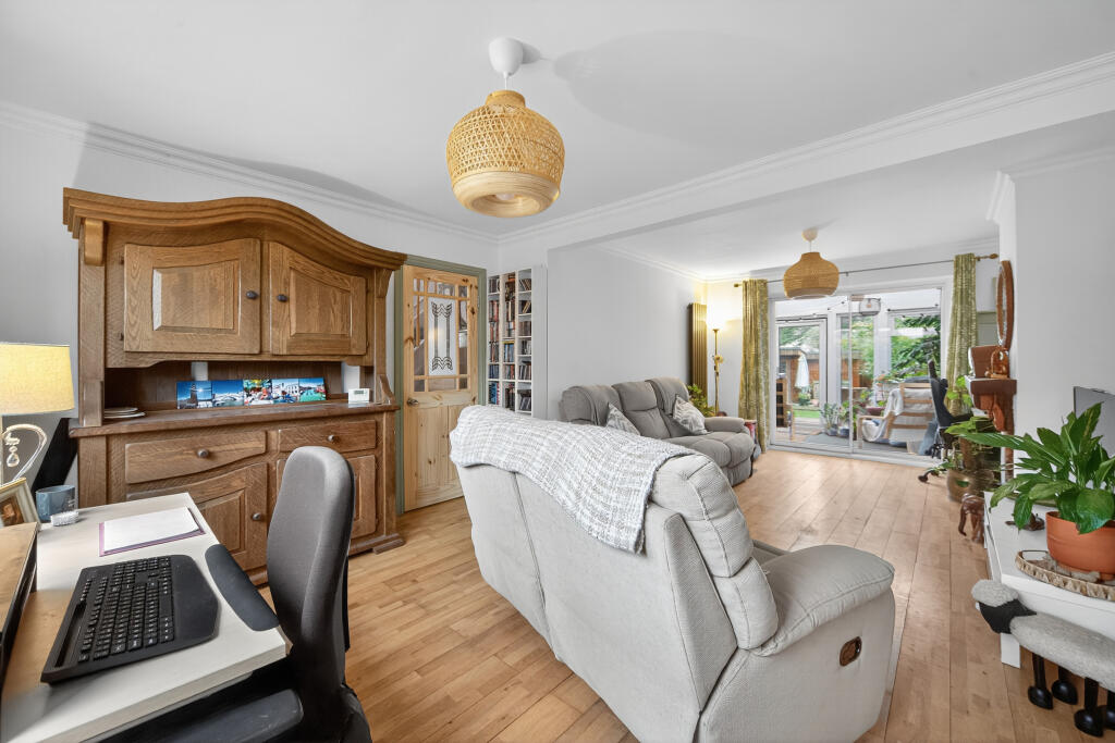 House in London - View 6