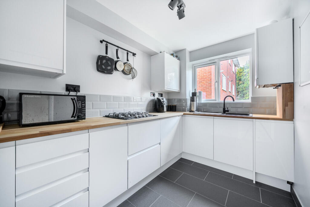 Main image of property: Cambridge Gardens, London, N10