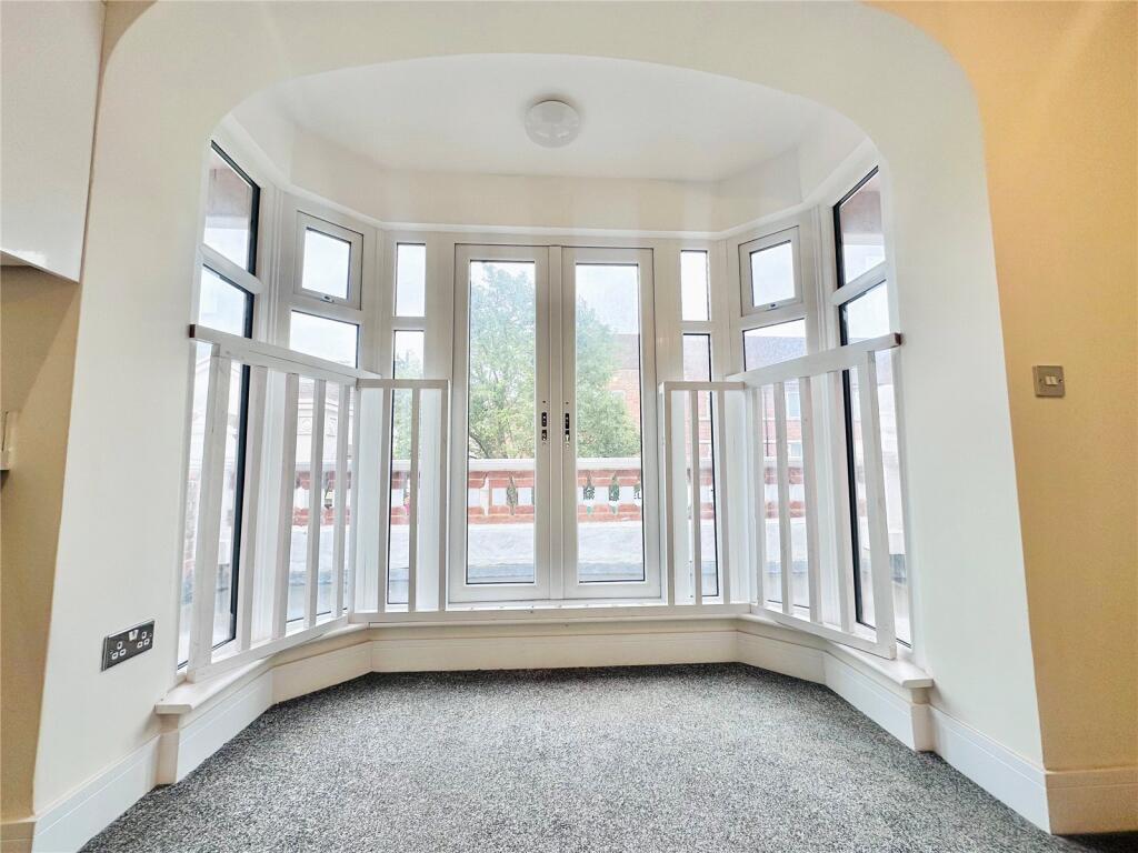 Apartment in Hart, Fleet - View 4