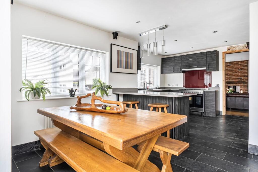 House in Guildford - View 5