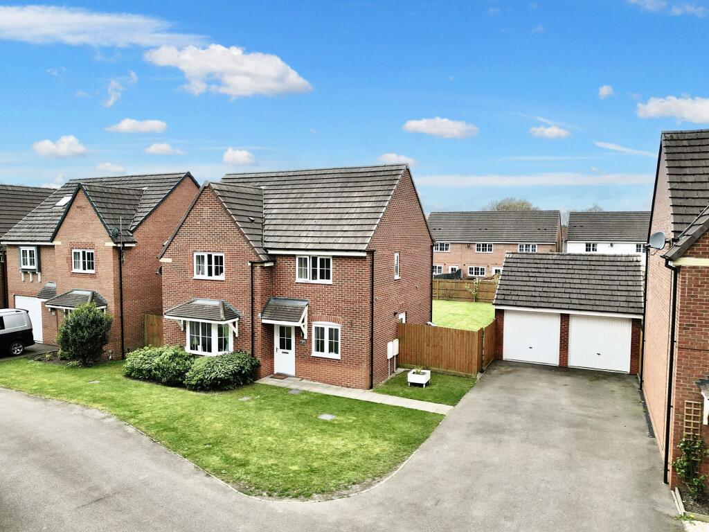 4-bed detached on Hollingworth Close, Yarnfield, ST15, £400,000