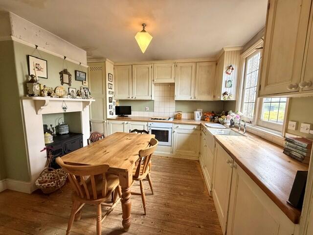 Forest Road, Wokingham, RG40 photo 2