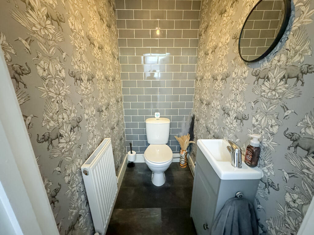 House in Treharris, Trelewis - More