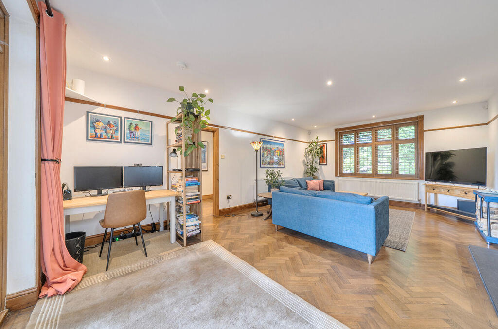 House in London - View 5