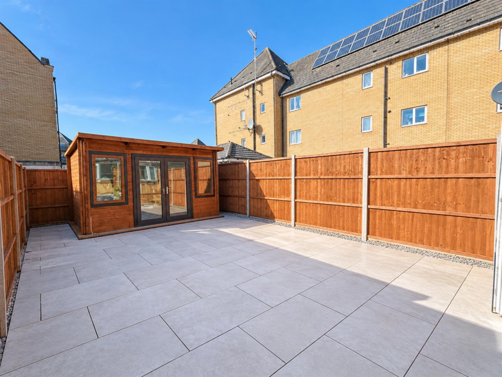 House in Southall - View 3