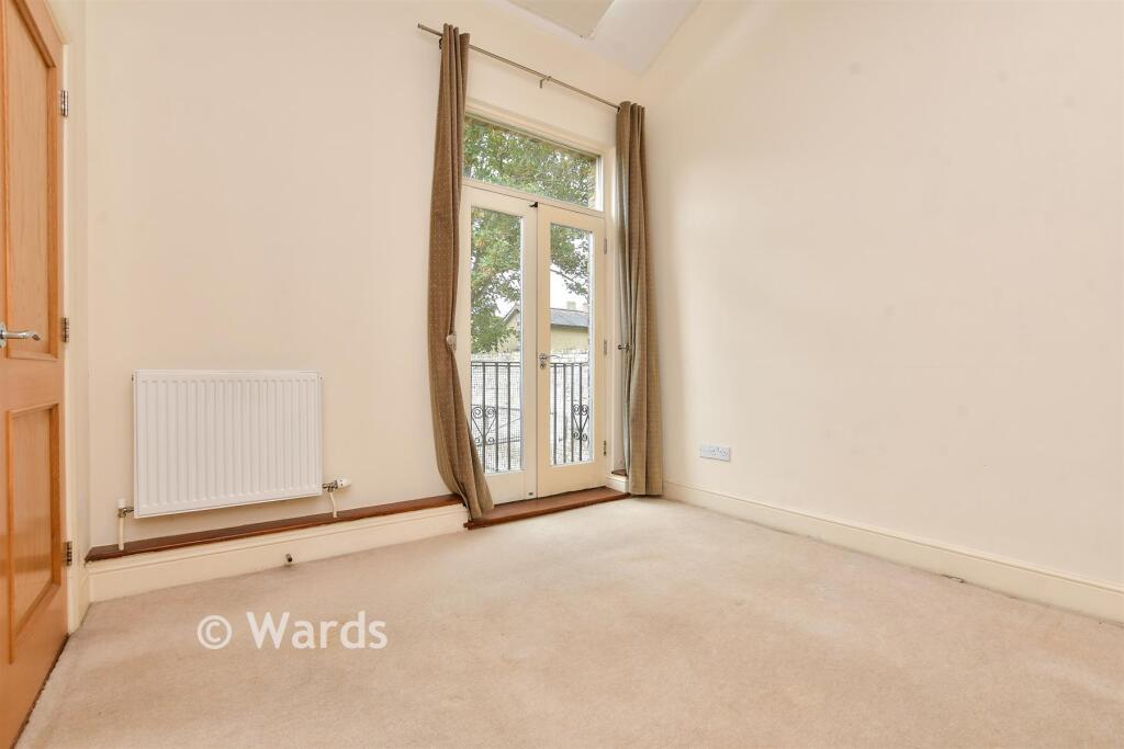 House in Canterbury - View 4