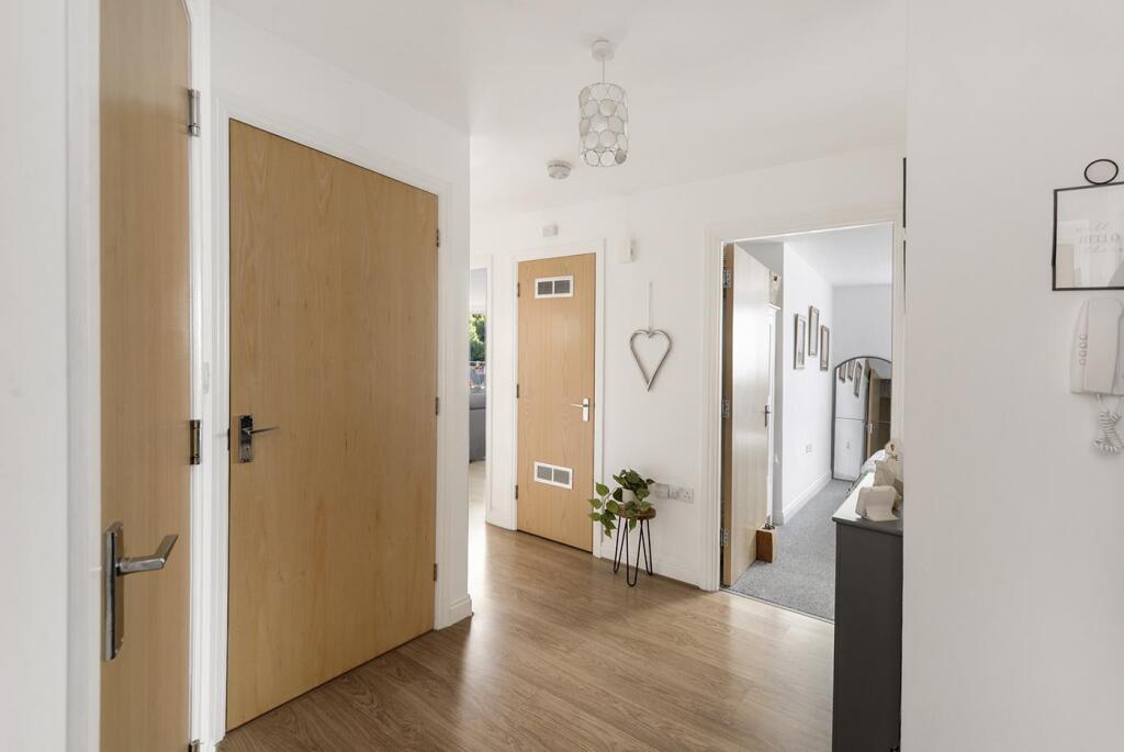 Apartment in Maidstone, Kent - More