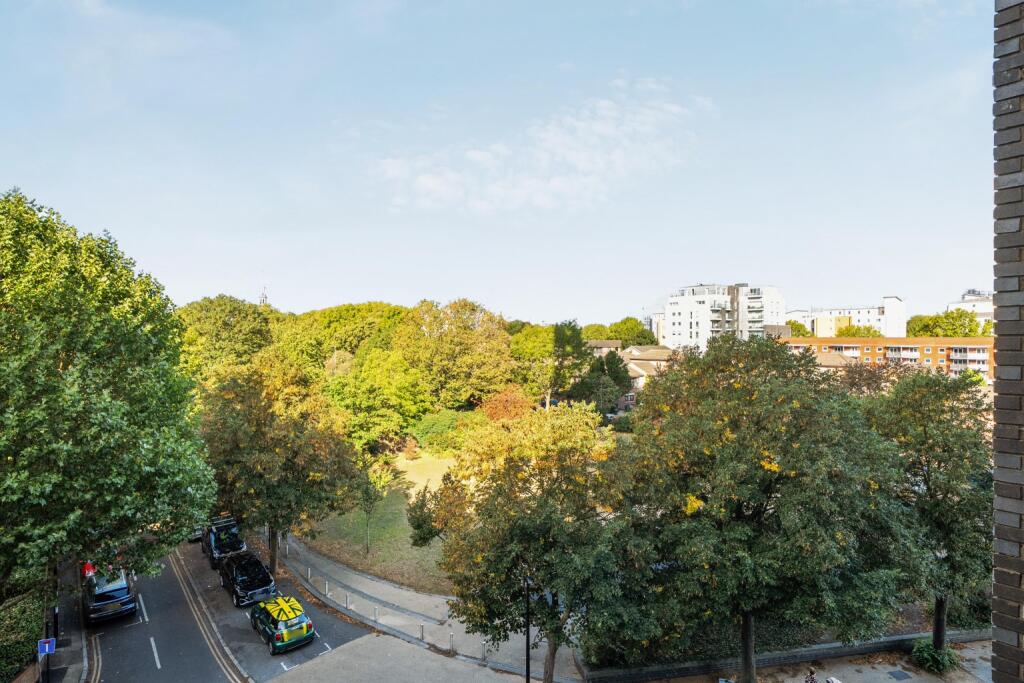Apartment in London, Albury Court, Deptford - More