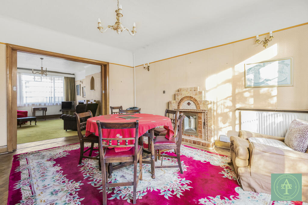 House in London, Hampstead Garden Suburb - More