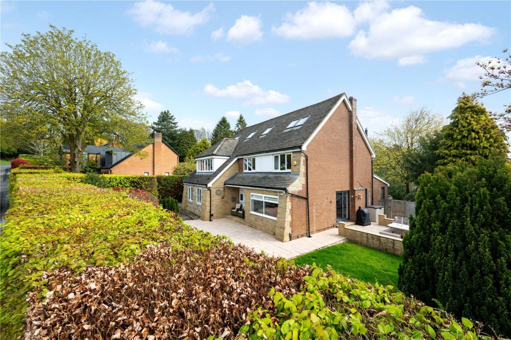 Main image of property: Castlegate, Prestbury, Macclesfield, Cheshire, SK10