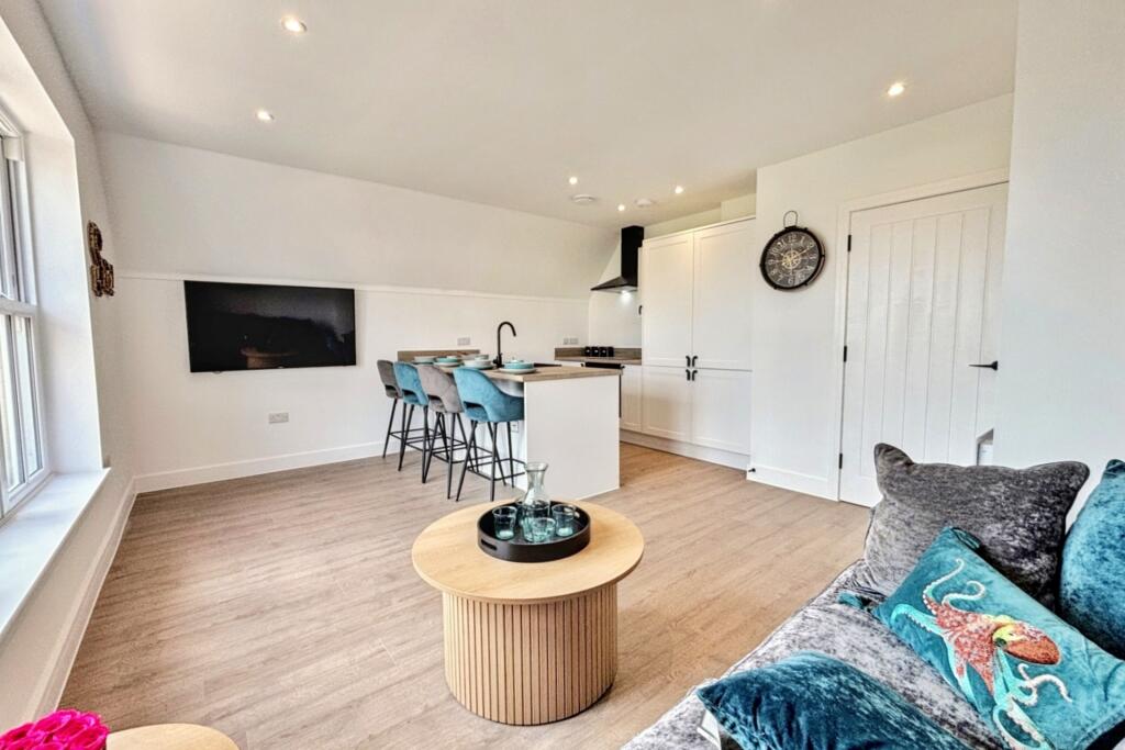 1-bed flat on Weymouth, £165,000