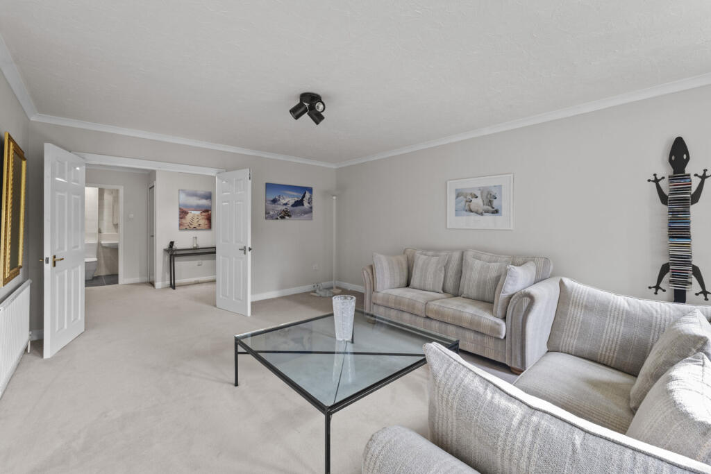 Flat 8 Burrell Court, 120 St Andrews Drive, Pollokshields, G41 4RB photo 4