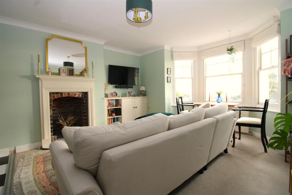 South Terrace, Littlehampton, West Sussex photo 4