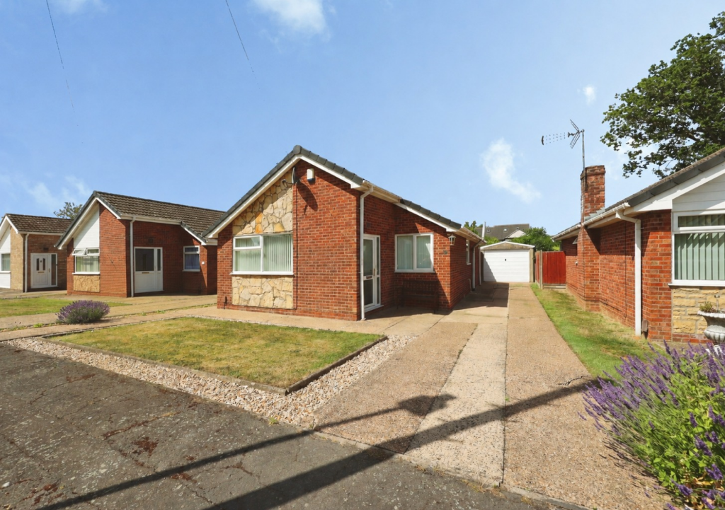 Main image of property: Walnut Close, Waddington, Lincoln, Lincolnshire, LN5 9DS
