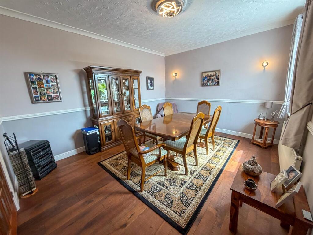 Clayton Road, Pentre Broughton, Wrexham photo 4