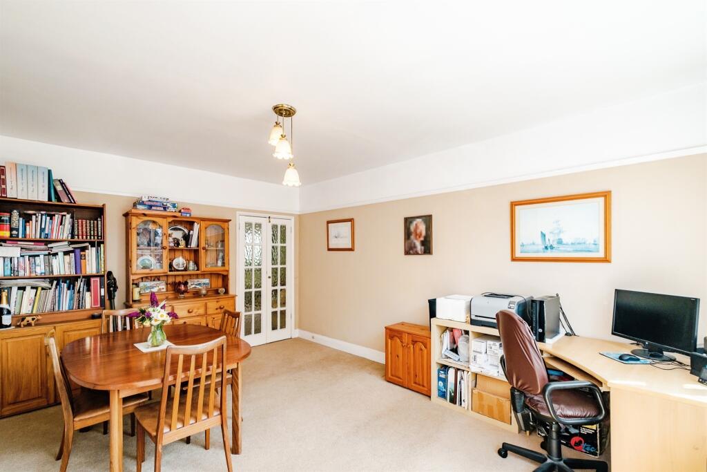 Offington Drive, Worthing photo 4