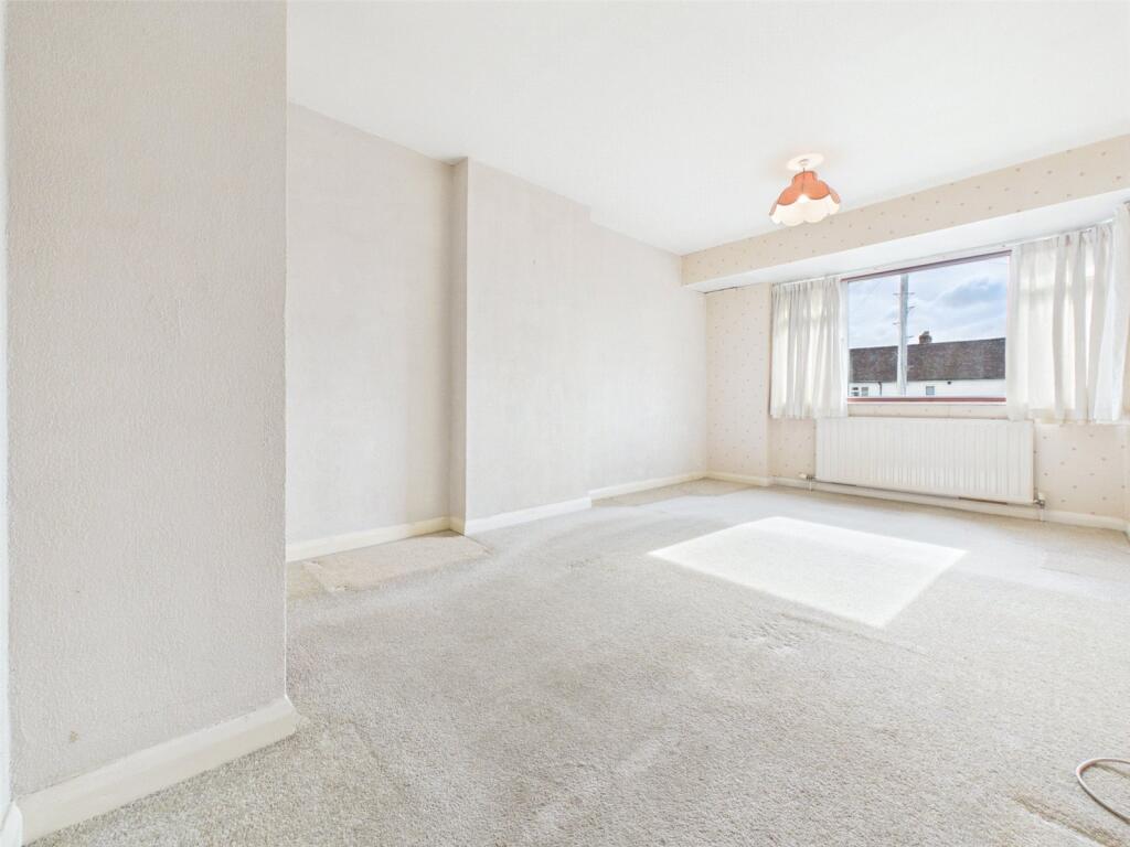 House in Cheltenham, Kingsditch, Swindon Village - View 5