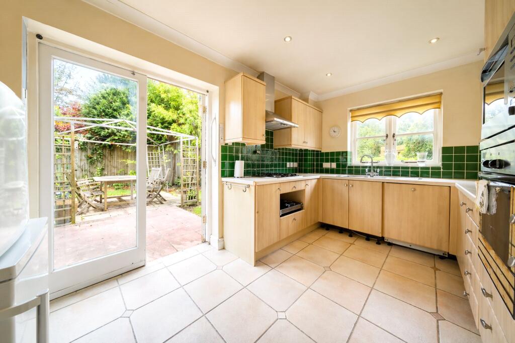 House in Guildford - View 4