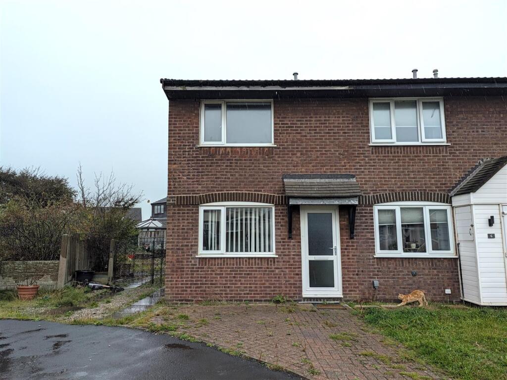 2-bed terraced on Raleigh Close, St Annes, Lytham St Annes, £165,000