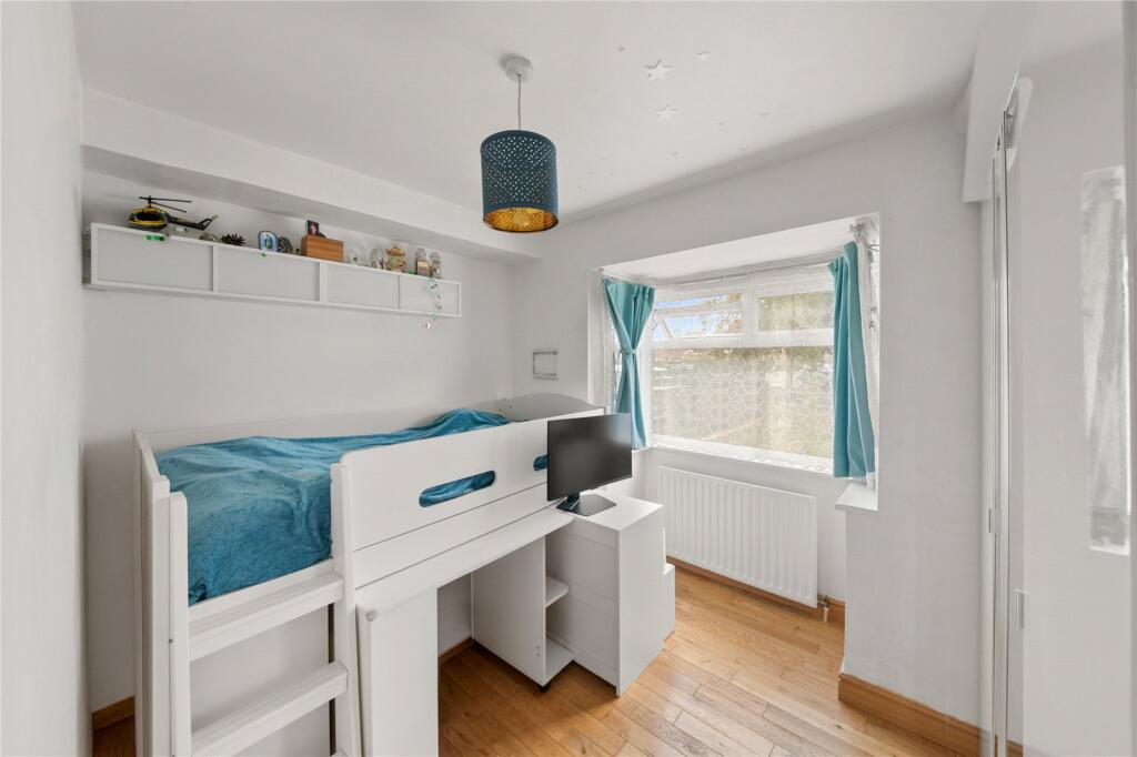 Apartment in West Drayton, Bell Farm Estate - More