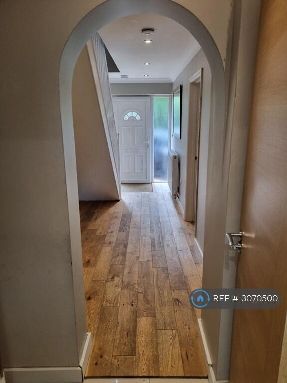 House in Houghton Conquest, Central Bedfordshire - View 4