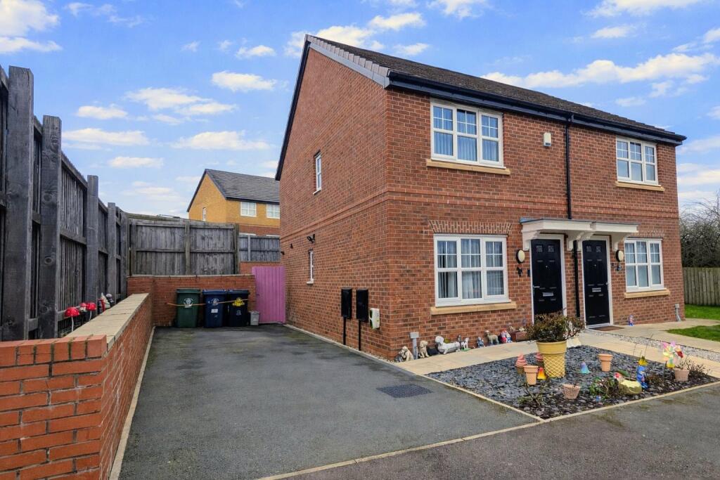 2-bed semi-detached on Skelmersdale, WN8 6GW, £90,000