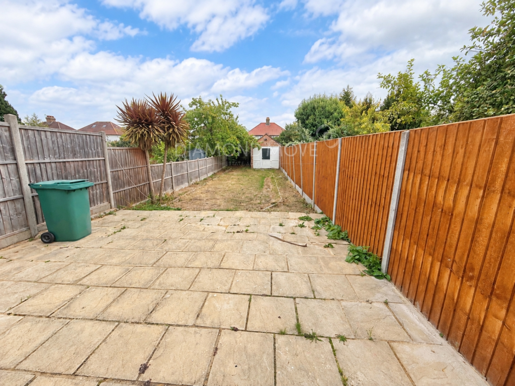 Taunton Avenue, Hounslow, TW3 - View 5