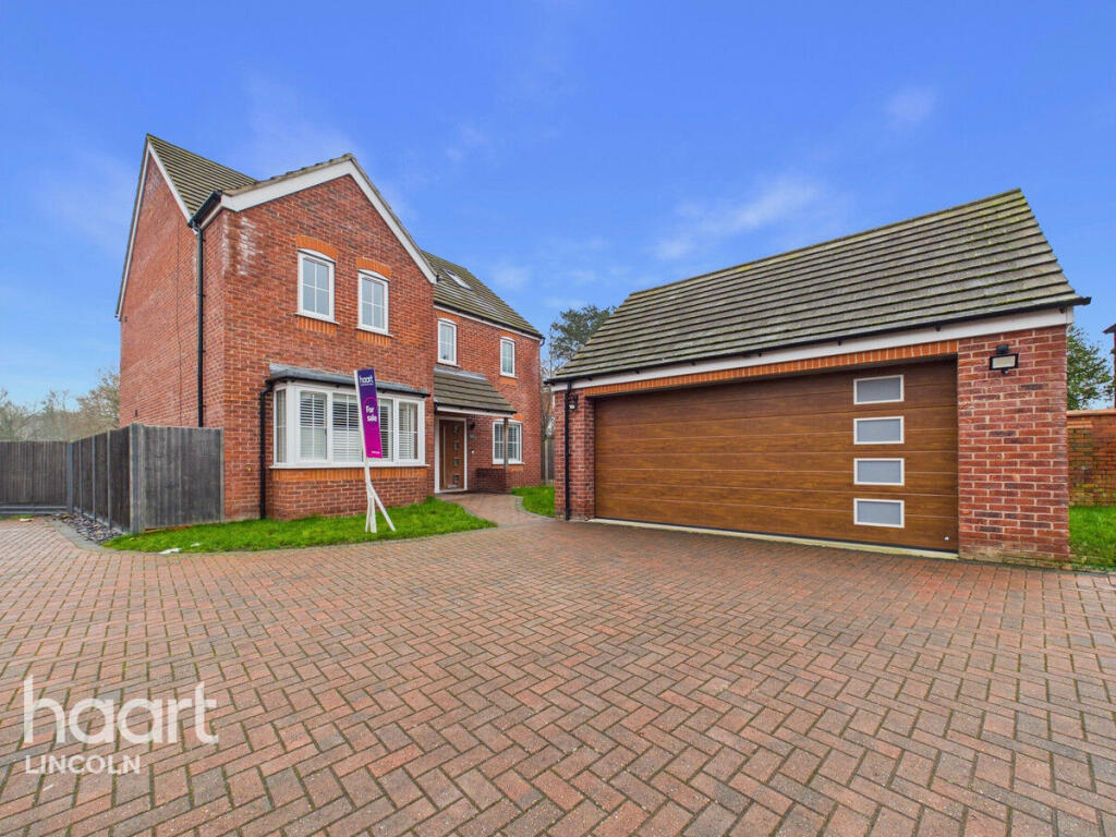 5-bed detached on Newark Road, Lincoln, £475,000