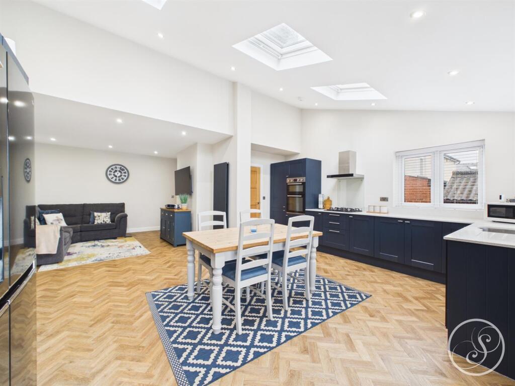 House in Leeds - View 2