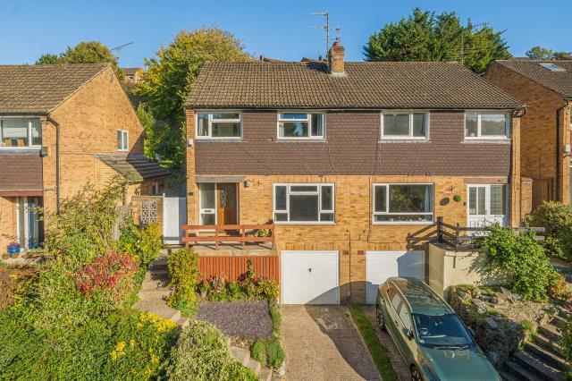 3-bed semi-detached on Carisbrooke Avenue, High Wycombe, £425,000