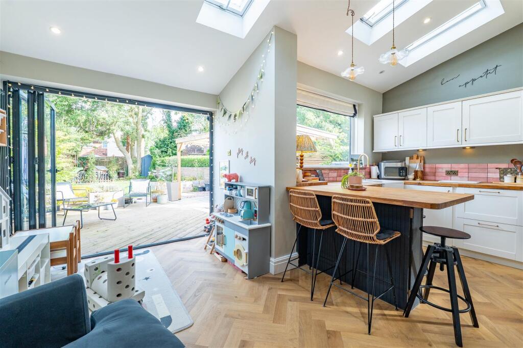 House in Preston, Penwortham Lane, Penwortham - View 4