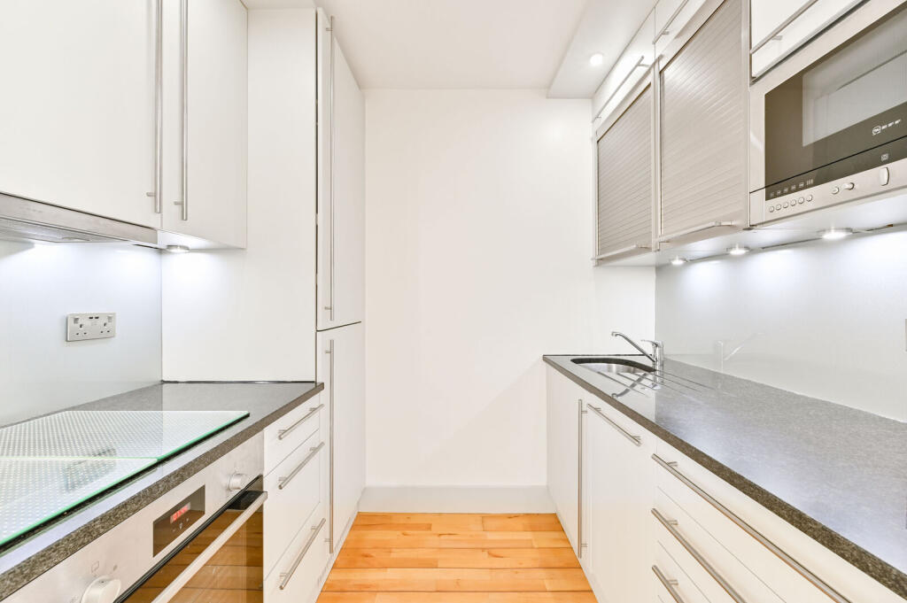 House in London - View 5