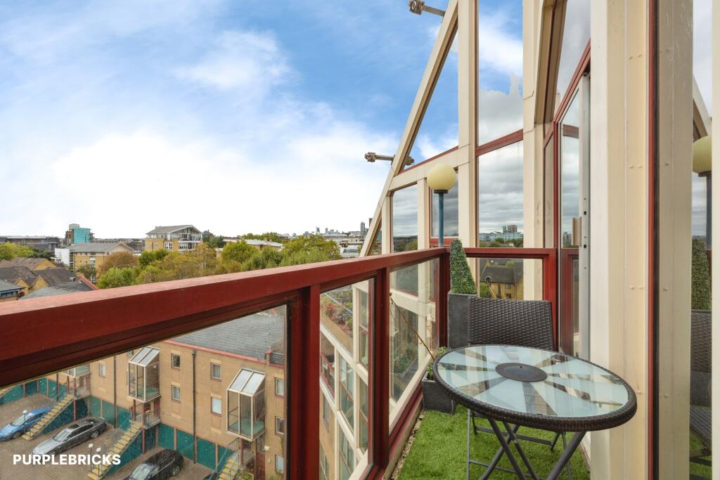 Apartment in London - More