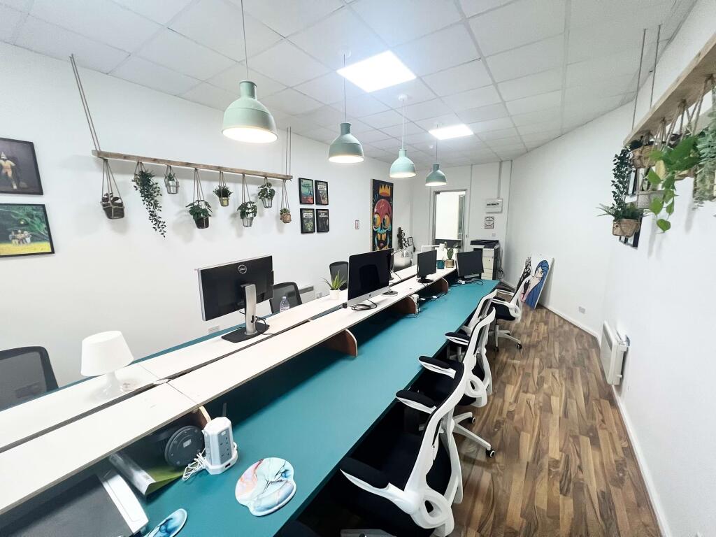 Coworking Desk