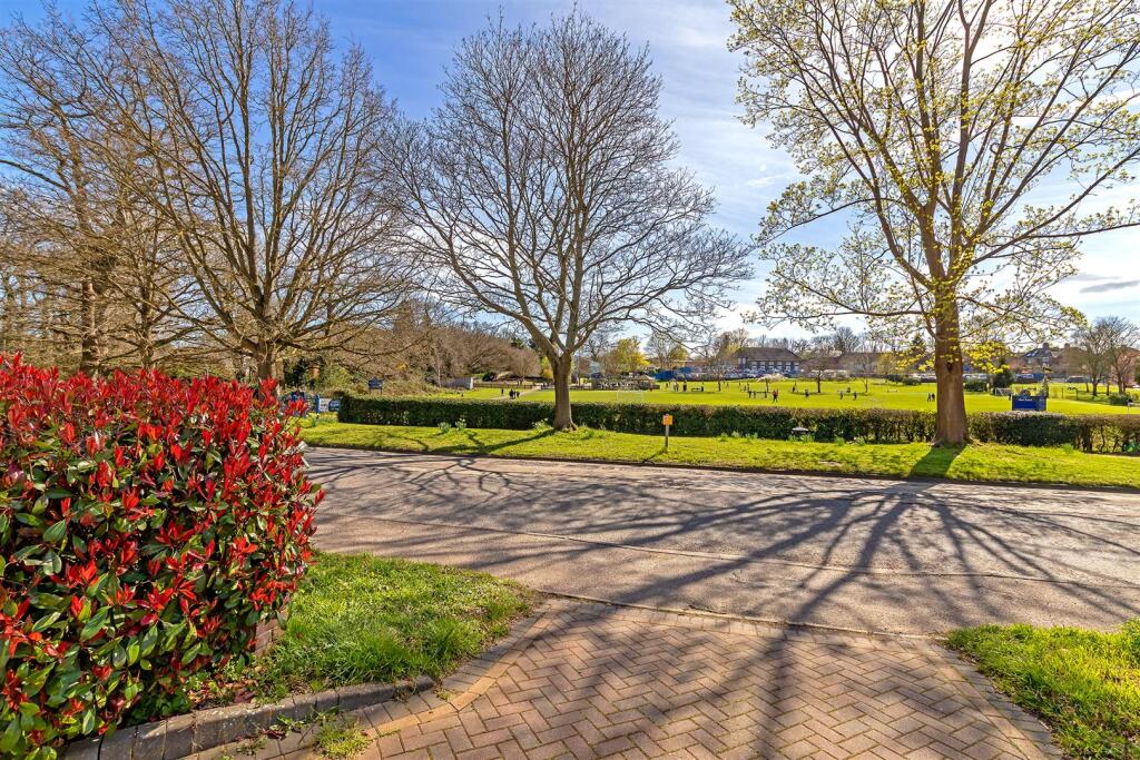 Additional image 18 of Batchwood Drive, St Albans