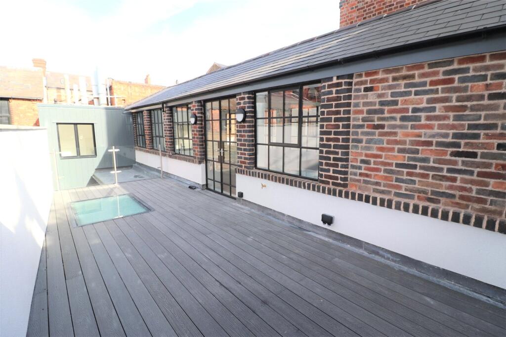 House in Birmingham, Jewellery Quarter - View 2