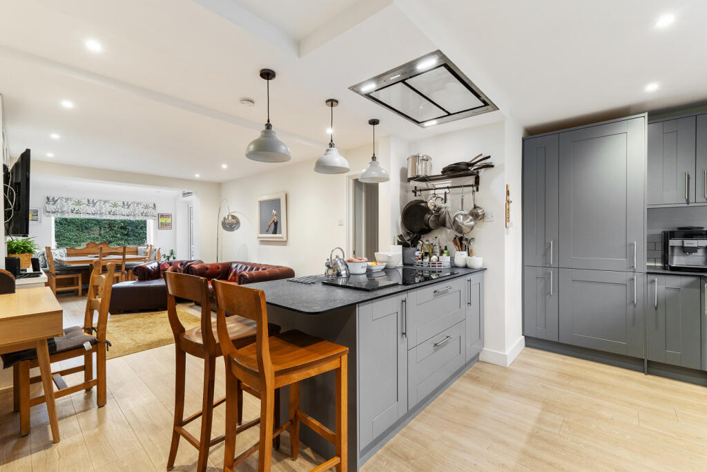 Brook Road, Stansted, Essex, CM24 photo 2